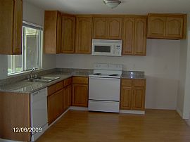 4bd 2ba 2-car garage nice home  in Sacramento, CA