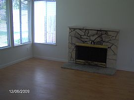 4bd 2ba 2-car garage nice home  in Sacramento, CA (Photo 4 of 6)