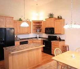 Beautiful 3 level, 3 bedroom 2 3/4 bath townhome in Woodbury, MN (Photo 3 of 3)