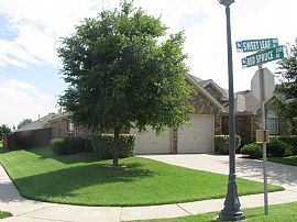 3 bedroom home near shopping in Frisco, TX