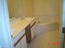 Spacious and Luxury Modern 3 Bedrooms 2 Baths Townhome  in Buffalo Grove, IL (Photo 3 of 5)