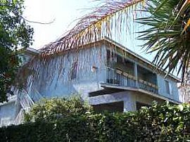 $1600 / 3br - Hollywood - Giant 3br / 1 BA (Move-In Special)! in Los Angeles, CA