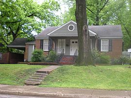3 Bedroom, Hardwoods, cent. air, U of Mem in Memphis, TN