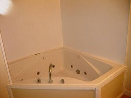 Great Starter Home/Downsizer/College Students! in Valparaiso, IN (Photo 5 of 6)