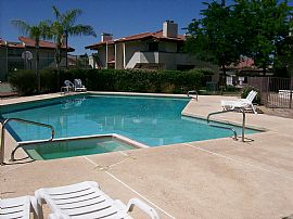 2-Bedroom Fully refurbished ($700) condo in Phoenix, AZ (Photo 3 of 4)