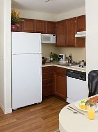 Furnished Studio – Free Utilities and Cable TV in Phoenix, AZ (Photo 2 of 3)