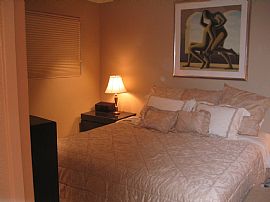 Amazing Deal for beautiful 1+1 condo in Brentwood, CA (Photo 4 of 4)