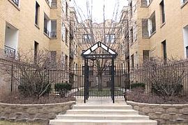 Vintage 1BR Courtyard Condo w/ Security Access  (Edgewater) in Chicago, IL