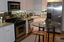 Vintage 1BR Courtyard Condo w/ Security Access  (Edgewater) in Chicago, IL (Photo 6 of 6)