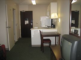 Fully Furnished Studios Month to Month Renting in Elizabeth, NJ (Photo 1 of 4)