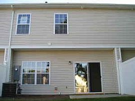 2 Br, 2.5 Bath, 1 car garage in Pineville, NC (Photo 3 of 5)