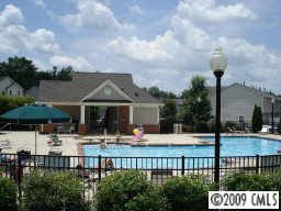 2 Br, 2.5 Bath, 1 car garage in Pineville, NC (Photo 4 of 5)