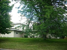 For Rent - Large Walk-out Rambler, New Carpet, Paint, etc. in Vadnais Heights, MN (Photo 3 of 6)