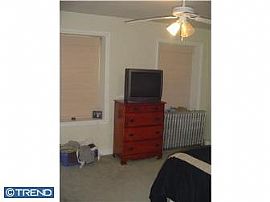 Small 2-Bdroom Row Home, perfect for couple in Manayunk, PA (Photo 4 of 5)