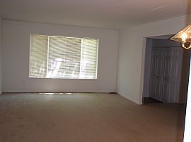 Beautiful 3 bedroom Bloomfield Hills Townhouse in Bloomfield Hills, MI (Photo 3 of 4)