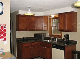 2 Bedroom with large finished basement and huge storage shed in Amherst, NH (Photo 3 of 6)