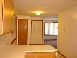 Apartment For Rent in Chicago, IL (Photo 2 of 2)