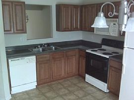 VERY SPACIOUS! 3 BEDROOM 2.5 BATH TOWNHOUSE in Decatur, GA (Photo 2 of 3)