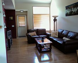 Beautiful, Airy, Newer Townhome in Savage, MN (Photo 2 of 6)