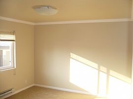 Large 1 bedroom, walking distance to beautiful burlingame in Burlingame, CA (Photo 4 of 5)