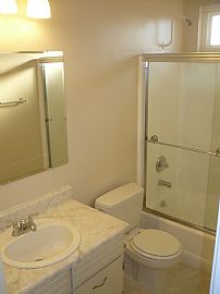 Large 1 bedroom, walking distance to beautiful burlingame in Burlingame, CA (Photo 5 of 5)