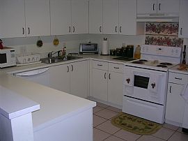 Huge 1300 sq.ft.2 bed 2 full bath, near NOVA uni. FLL  Airport  in Davie, FL (Photo 5 of 5)