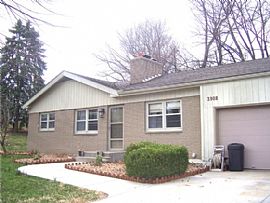 Beautiful Old Briarcliff Neighborhood House in Kansas City, MO