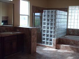 Luxury Brand New Home in gated community in Hanford, CA (Photo 4 of 5)