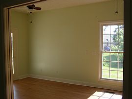 Beautiful 2 Story 3 Bedroom Home in Murfreesboro, TN (Photo 5 of 6)