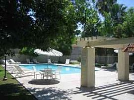 Beautiful 2 bedroom, 2.5 bath available immediately   in Tempe, AZ (Photo 1 of 4)