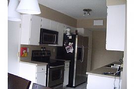 Beautiful 2 bedroom, 2.5 bath available immediately   in Tempe, AZ (Photo 2 of 4)
