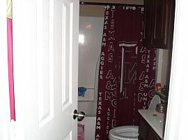 3 bedroom duplex need 1 female roommate in College Station, TX (Photo 6 of 6)