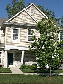 Luxury Condo For Rent, Pool, Across from Lake in Harrison Township, MI