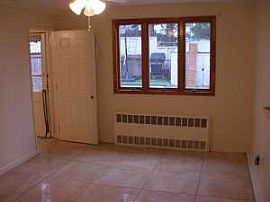 Apartment for rent – backyard + utilities! Quiet Neighborhood in Fresh Meadows, NY (Photo 3 of 4)