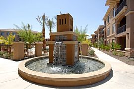 Luxury Condo, Spacious- 2bed, 2 bath near PV Mall in Phoenix, AZ (Photo 3 of 6)