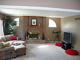 Huge 4 BR 2.5 Bath in Florence, KY (Photo 2 of 6)