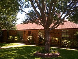Well kept 3 Bedroom with Pool in Duncanville, TX