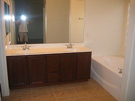 4br 3 ba FAMILY HOME CLOSE TO DOWNTOWN in Phoenix, AZ (Photo 2 of 6)