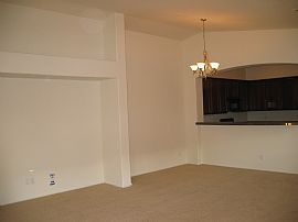 4br 3 ba FAMILY HOME CLOSE TO DOWNTOWN in Phoenix, AZ (Photo 5 of 6)