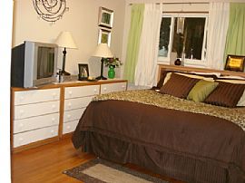 3 bedroom home in Lakeview School District in Saint Clair Shores, MI (Photo 4 of 6)