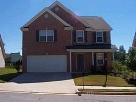 4 BEDROOM HOUSE  in Swim and Tennis Community in Grayson, GA