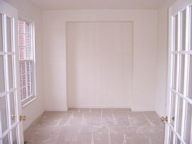 Avai NOW _Spectacular 4beds with 3 and 1/2baths & 2 cars    in Fort Washington, MD (Photo 5 of 6)