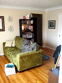 1 br 1 bath with HUGE closets, top floor, great location in Denver, CO (Photo 3 of 6)