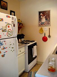 1 br 1 bath with HUGE closets, top floor, great location in Denver, CO (Photo 4 of 6)