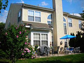 STUNNING 3bd/2.5 Bath Townhome EXCELLENT LOCATION in Cherry Hill, NJ (Photo 2 of 6)