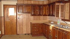 Beautiful St:1Gar CustomBuilt 3Br1.5Ba 1,800SqFt. Fncd RrYard.  in Independence, MO (Photo 3 of 6)