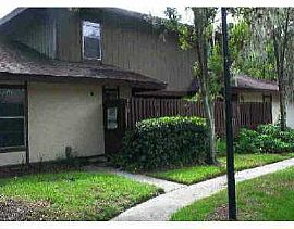 Lovely 2 Bed 1.5 Bath Townhome with covered parking !! in Brandon, FL