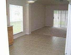 Awesome 4/2 split plan w/2 car Garage!  in Valrico, FL (Photo 4 of 6)