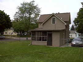 Nice 2 story, 3 Bedroom home for rent! in Jackson, MI (Photo 2 of 4)