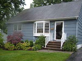2 bedroom home in quiet cul-de-sac, yet close to rt 23 in Butler, NJ